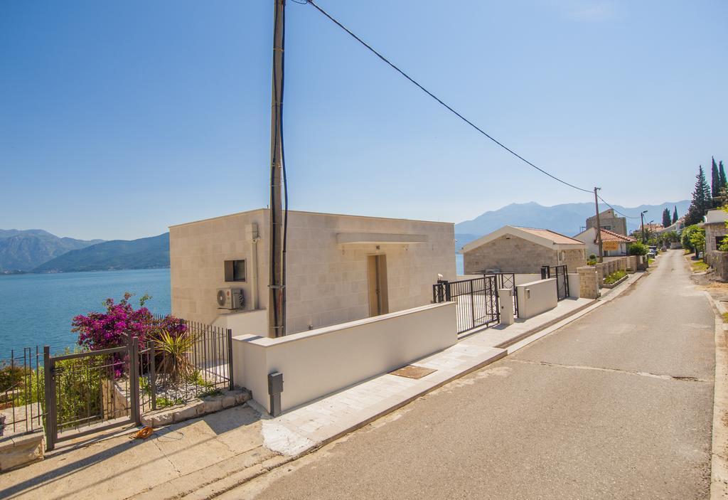 Villa Krasici ติวัต ภายนอก รูปภาพ