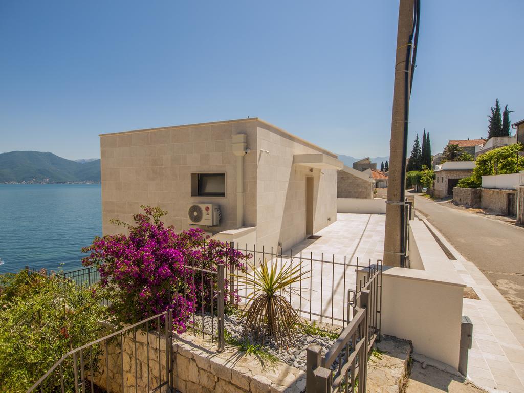 Villa Krasici ติวัต ภายนอก รูปภาพ