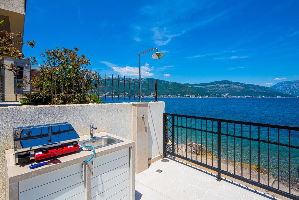 Villa Krasici ติวัต ภายนอก รูปภาพ