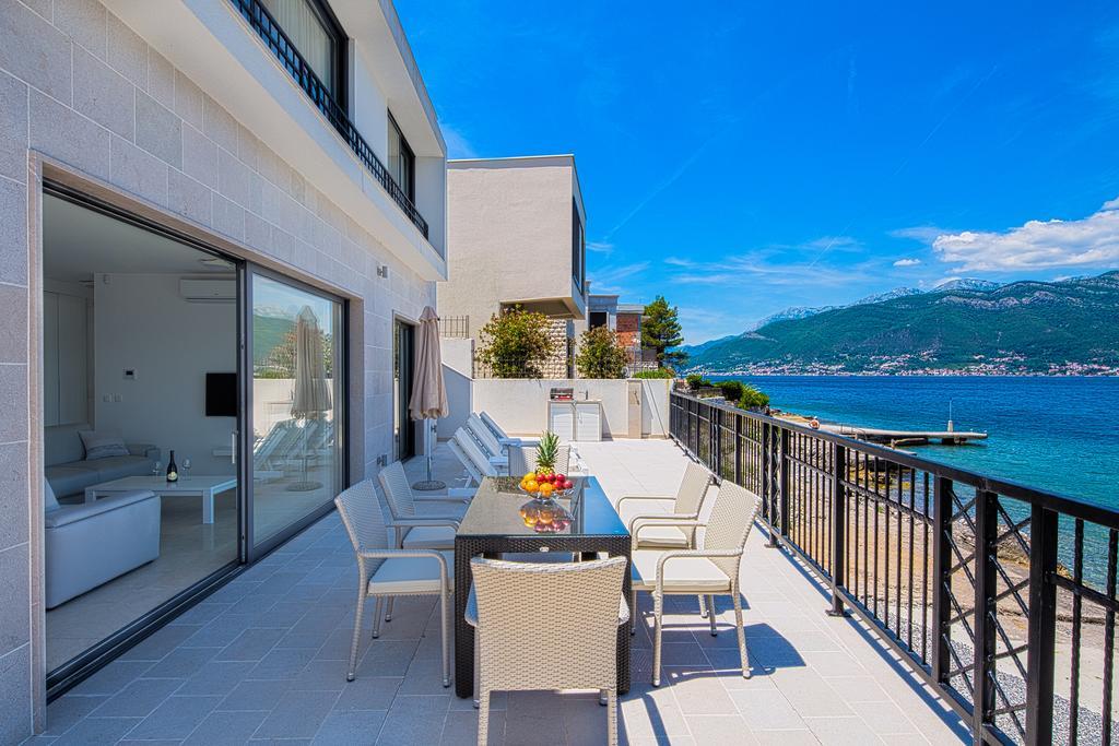 Villa Krasici ติวัต ภายนอก รูปภาพ