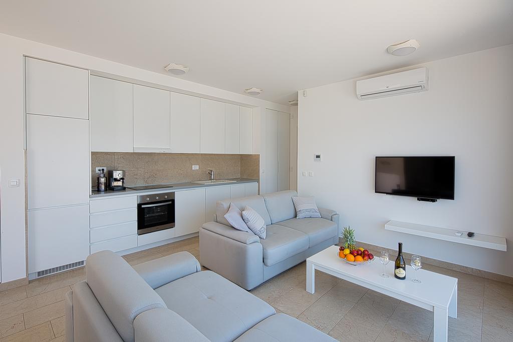 Villa Krasici ติวัต ภายนอก รูปภาพ
