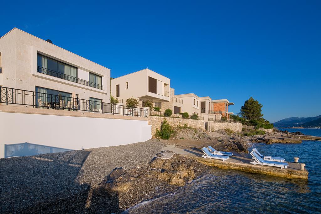 Villa Krasici ติวัต ภายนอก รูปภาพ
