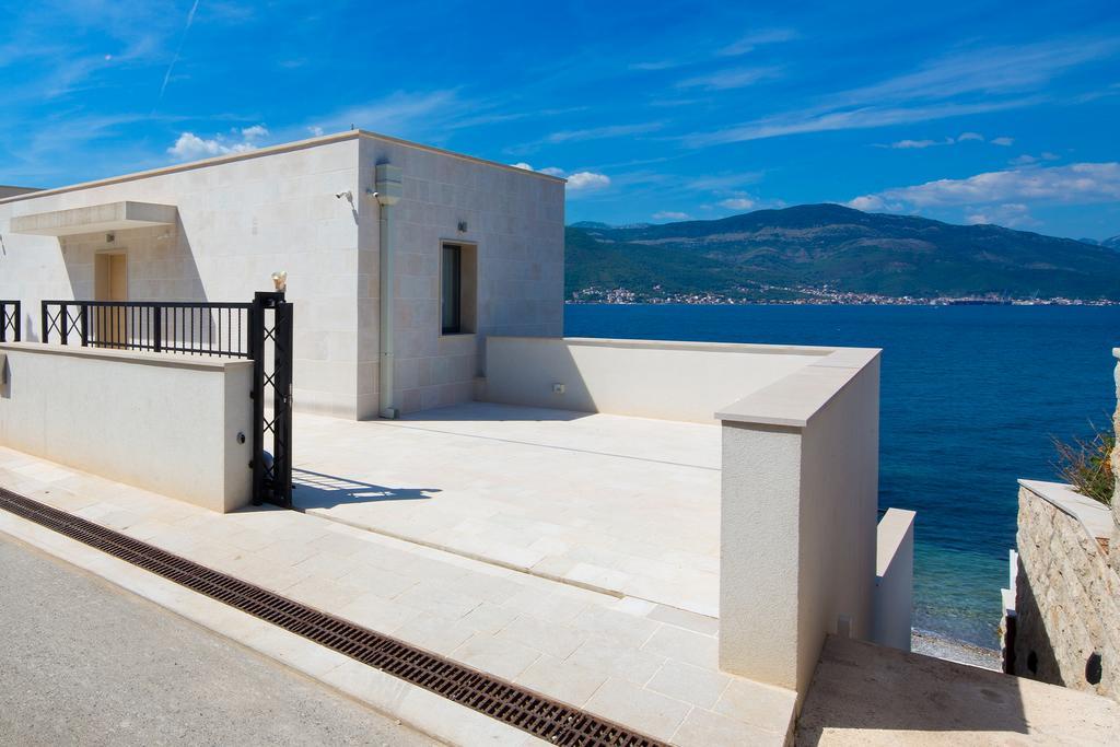 Villa Krasici ติวัต ภายนอก รูปภาพ