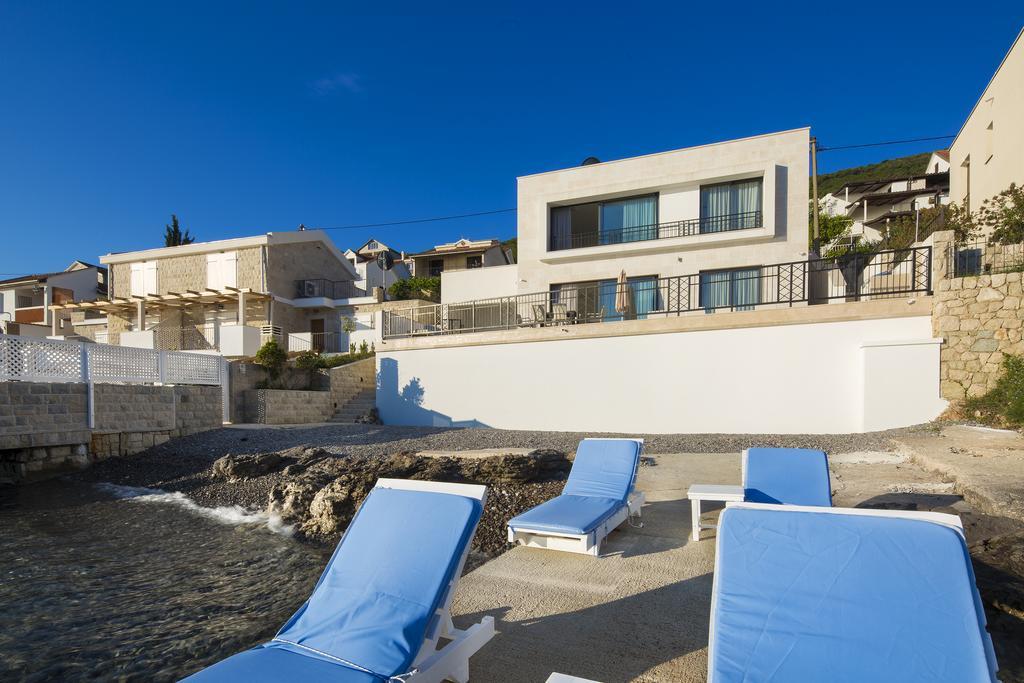 Villa Krasici ติวัต ภายนอก รูปภาพ
