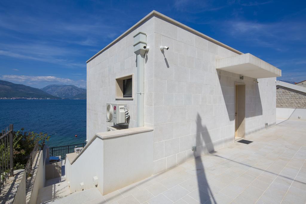 Villa Krasici ติวัต ภายนอก รูปภาพ